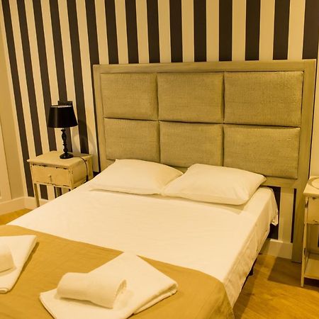 Ab Apartamentos Museum Малага Экстерьер фото