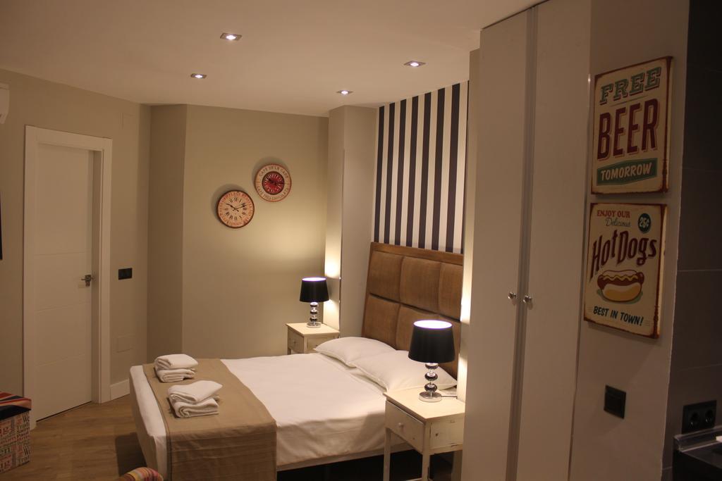 Ab Apartamentos Museum Малага Номер фото