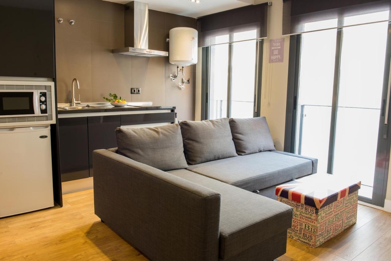 Ab Apartamentos Museum Малага Экстерьер фото