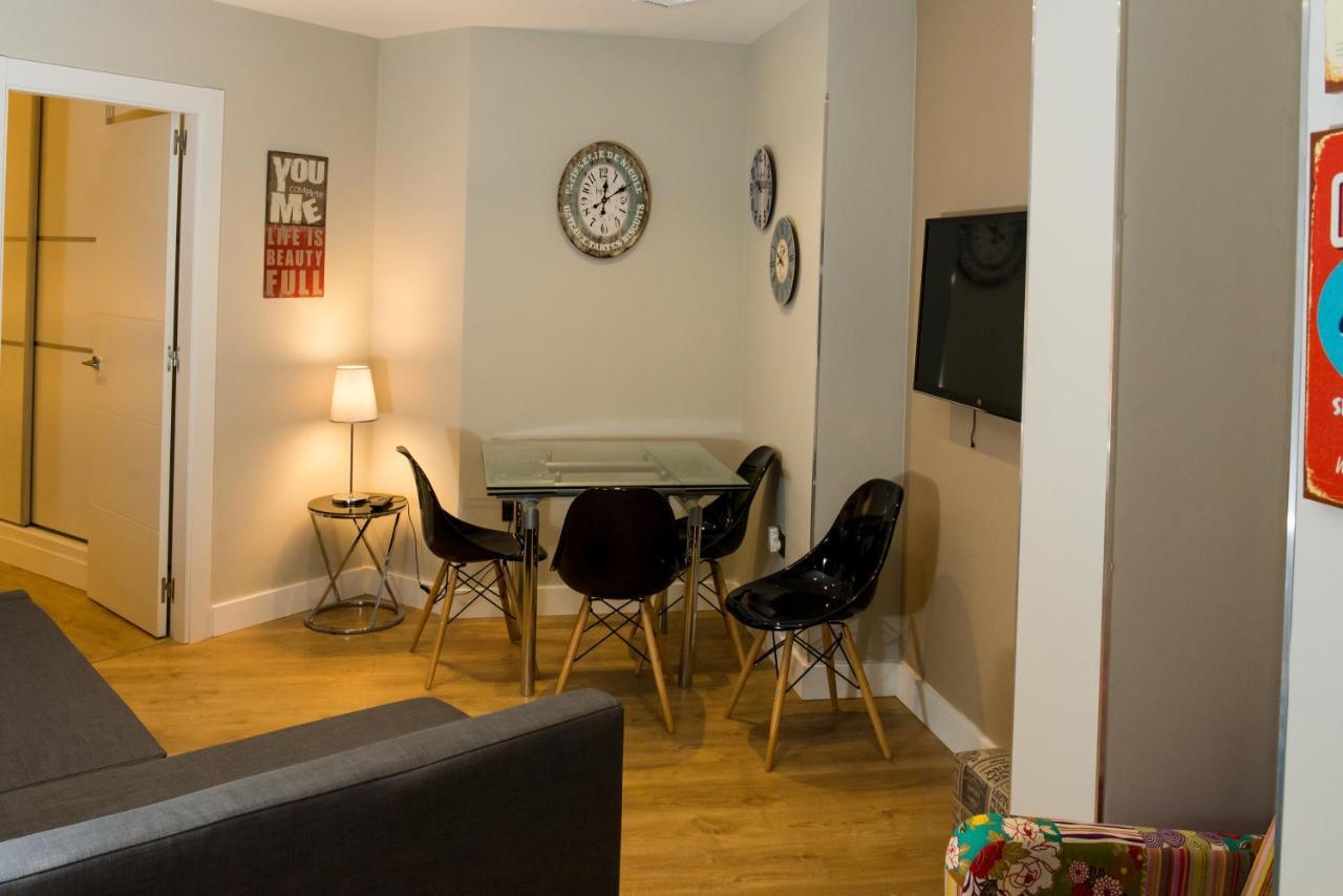 Ab Apartamentos Museum Малага Номер фото